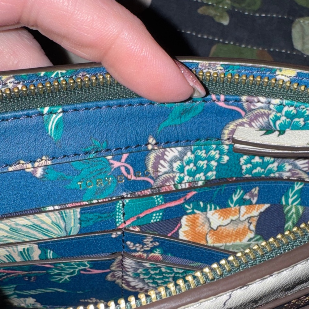 Tory Burch RARE Multicolor Floral Tote & Wallet Set - Picture 14 of 16